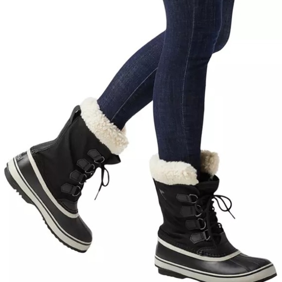 Sorel Carnival Black and White Winter Boots with Plush Lining - Picture 1 of 8